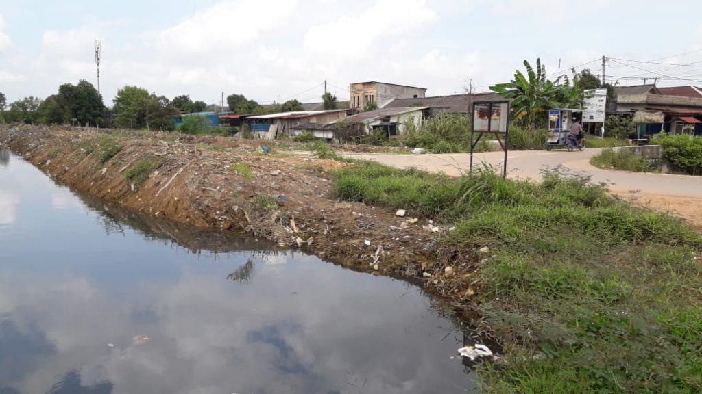 32 Mimpi banjir di laut